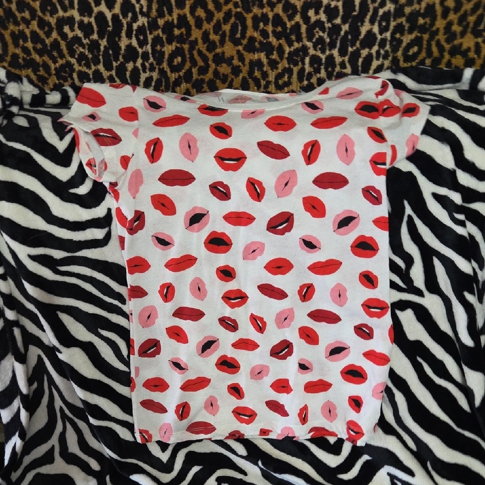 Women's Lip Print Shirt - Red and Pink